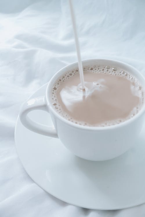 Foto profissional grátis de café, caneca, derramando