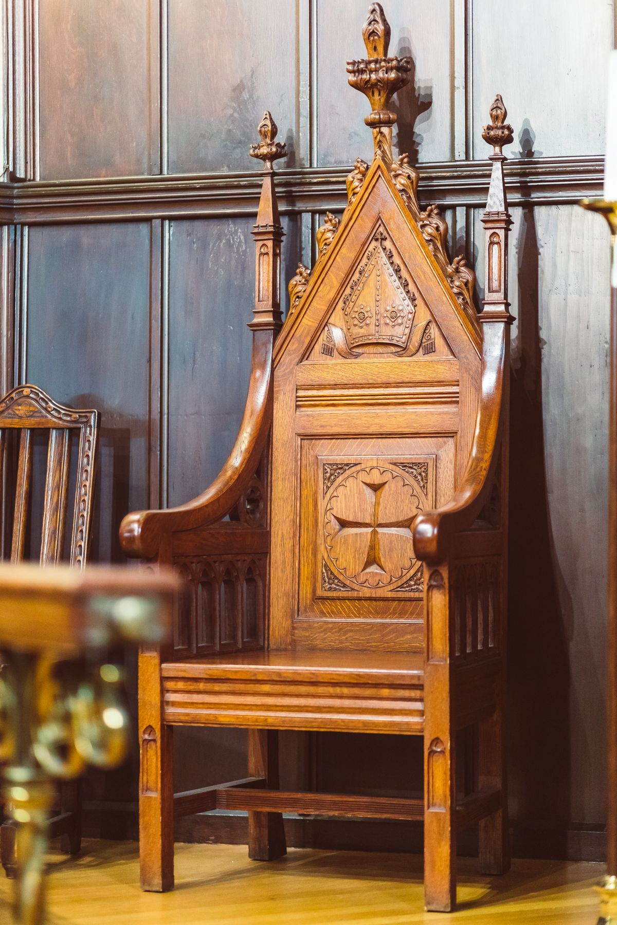Monarch Throne Chair