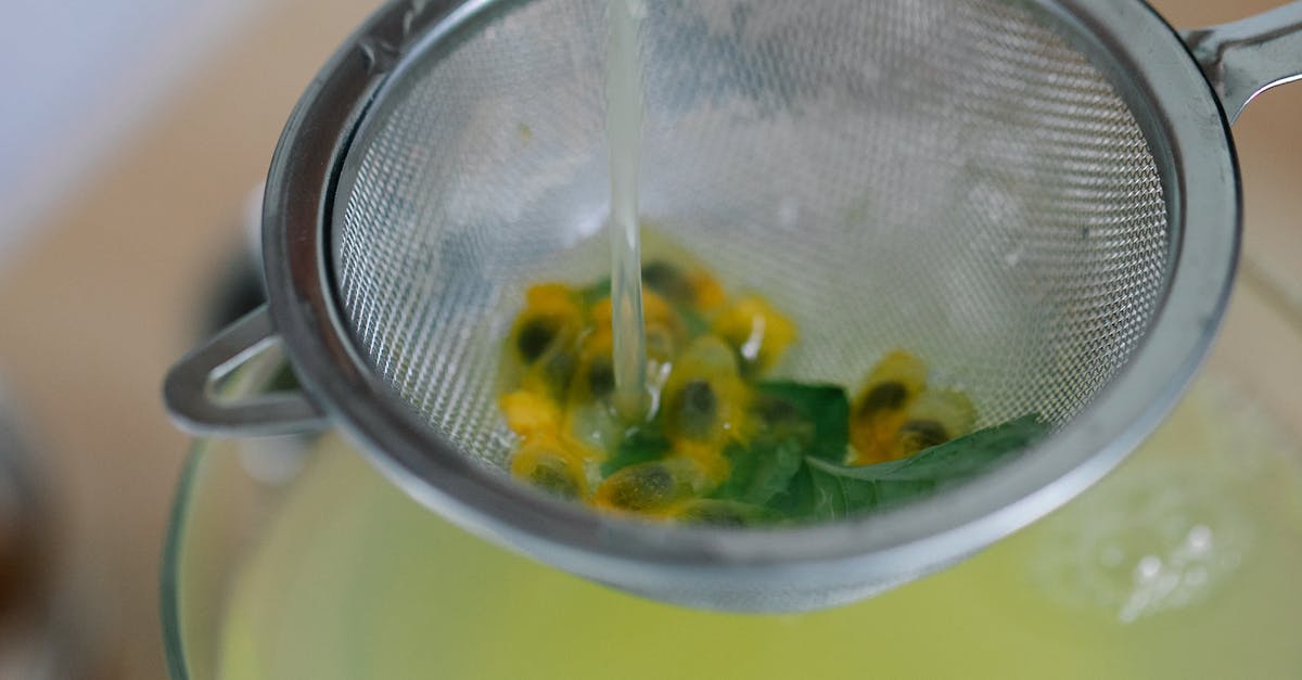 How to make loose-leaf tea with a strainer