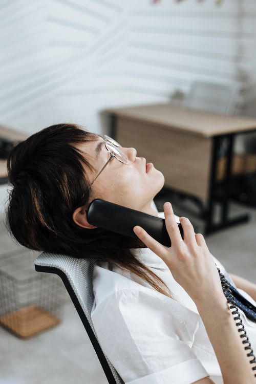 Standard téléphonique et casque professionnel