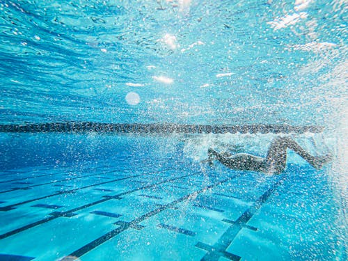 Fotobanka s bezplatnými fotkami na tému atletický, bazén, bubliny