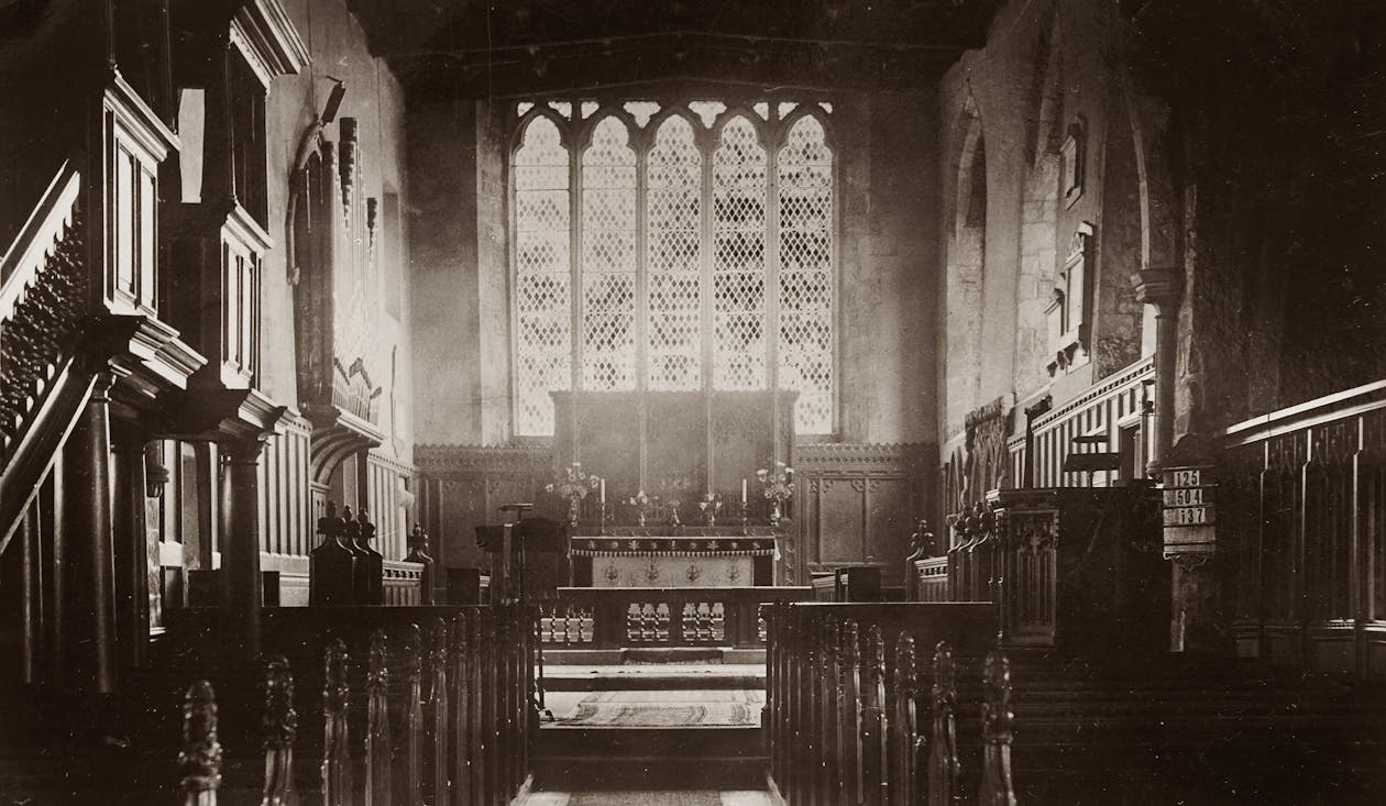 Foto d'estoc gratuïta de altar, blanc i negre, catedral