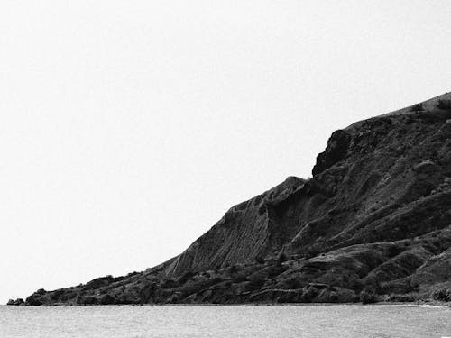Bezpłatne Darmowe zdjęcie z galerii z czarno-biały, formacja skalna, góra Zdjęcie z galerii