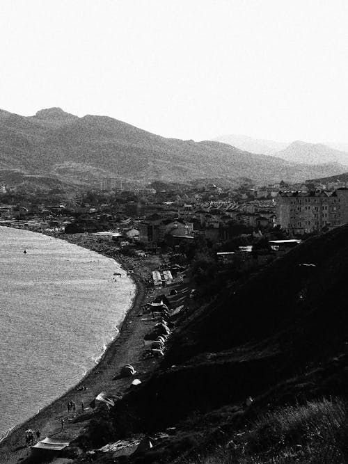 Foto d'estoc gratuïta de blanc i negre, escala de grisos, foto des d'un dron