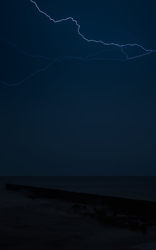 Fotos de stock gratuitas de cielo nocturno, rayo, tiro vertical