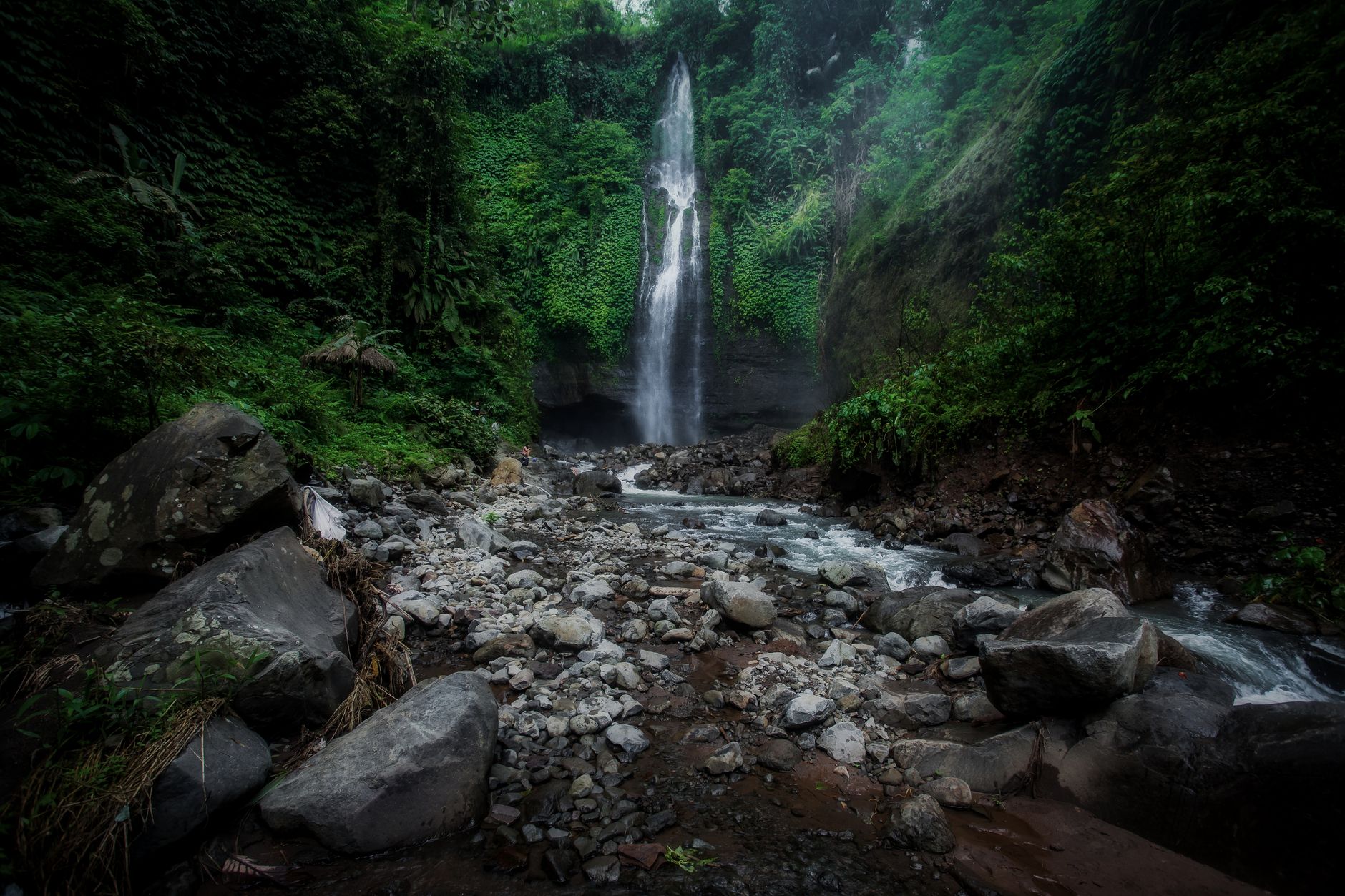 Menikmati Keindahan Air Terjun Kedung Kayang di Magelang: Panduan Lengkap dan Tips Liburan