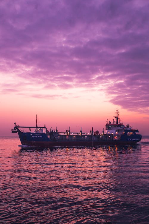 Kostenloses Stock Foto zu abend, boot, landschaft