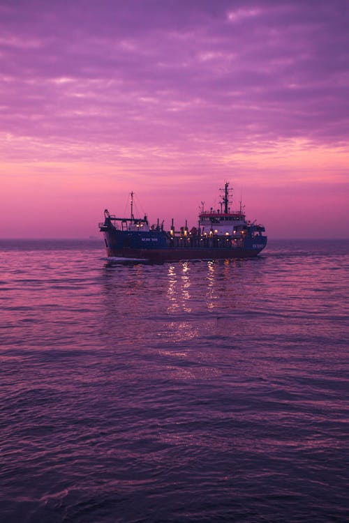 Kostenloses Stock Foto zu abend, boot, landschaft