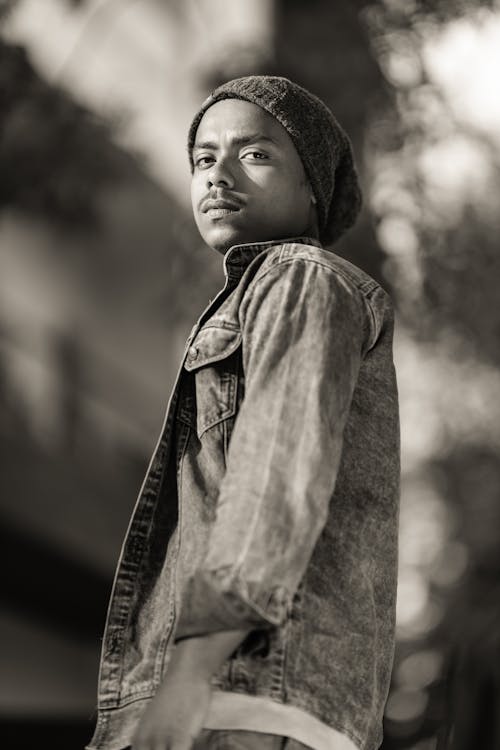 Ingyenes stockfotó afro-amerikai férfi, álló kép, egyszínű témában