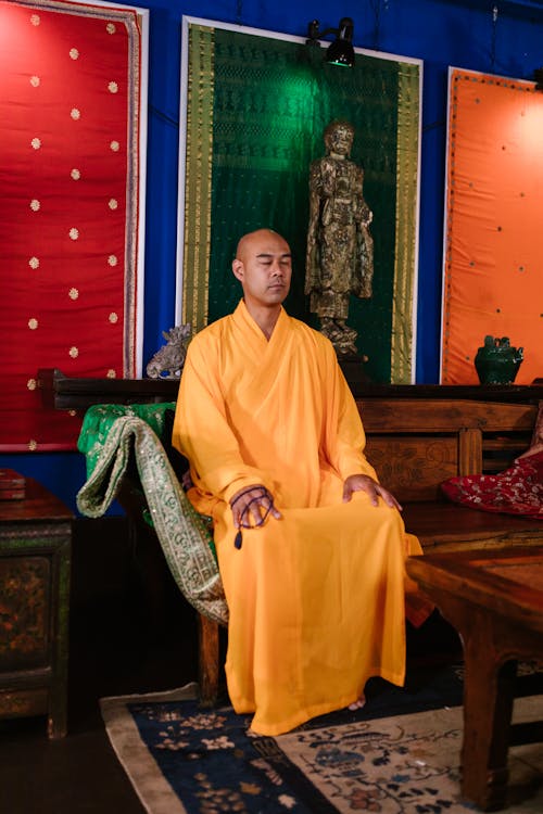 Fotobanka s bezplatnými fotkami na tému budhista, meditujúci, mních
