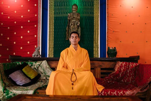 Foto stok gratis Agama Buddha, berdoa, biarawan