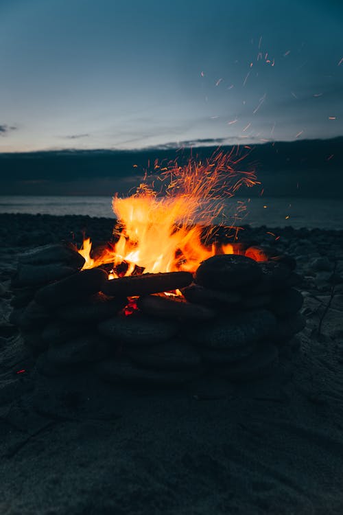 無料 キャンプファイヤー, たき火, ホットの無料の写真素材 写真素材