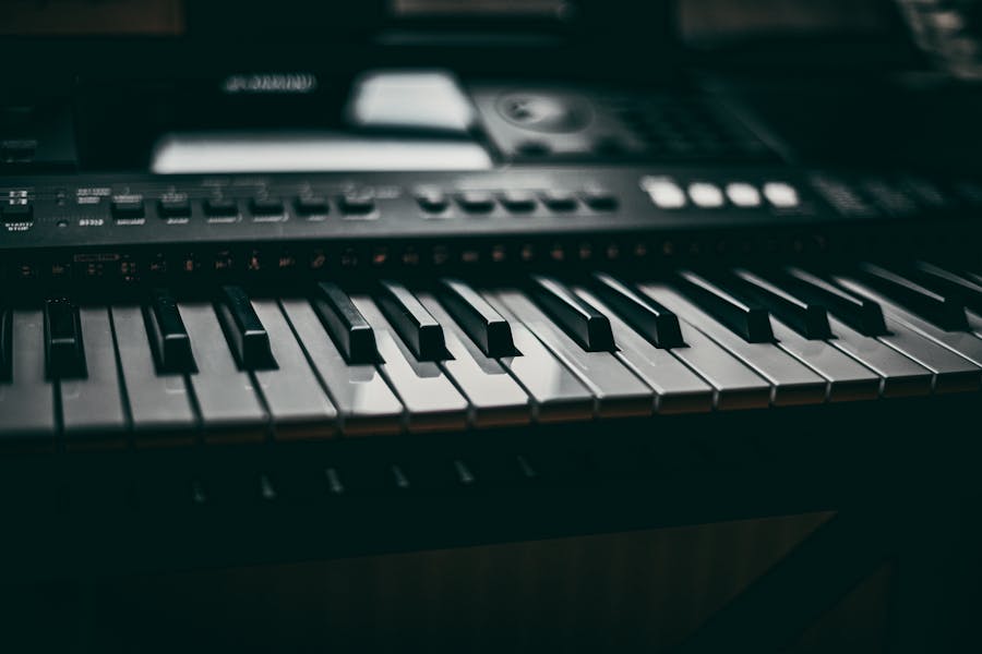 Should piano keys be covered when not in use?