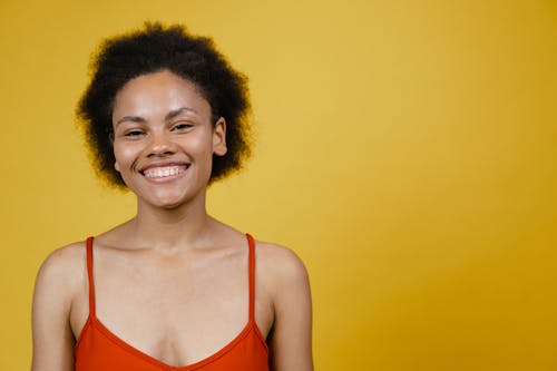 Gratis lagerfoto af afro hår, afroamerikansk kvinde, ansigtsudtryk