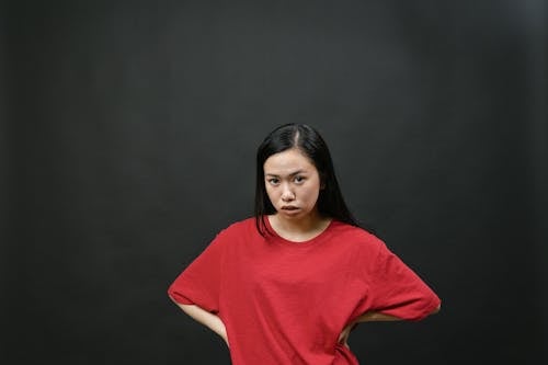 คลังภาพถ่ายฟรี ของ ผู้หญิงเอเชีย, พื้นหลังสีดำ, ภาพพอร์ตเทรต