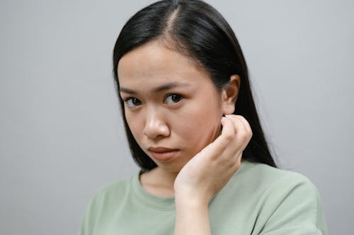 Free Woman in Green Crew Neck Shirt Stock Photo