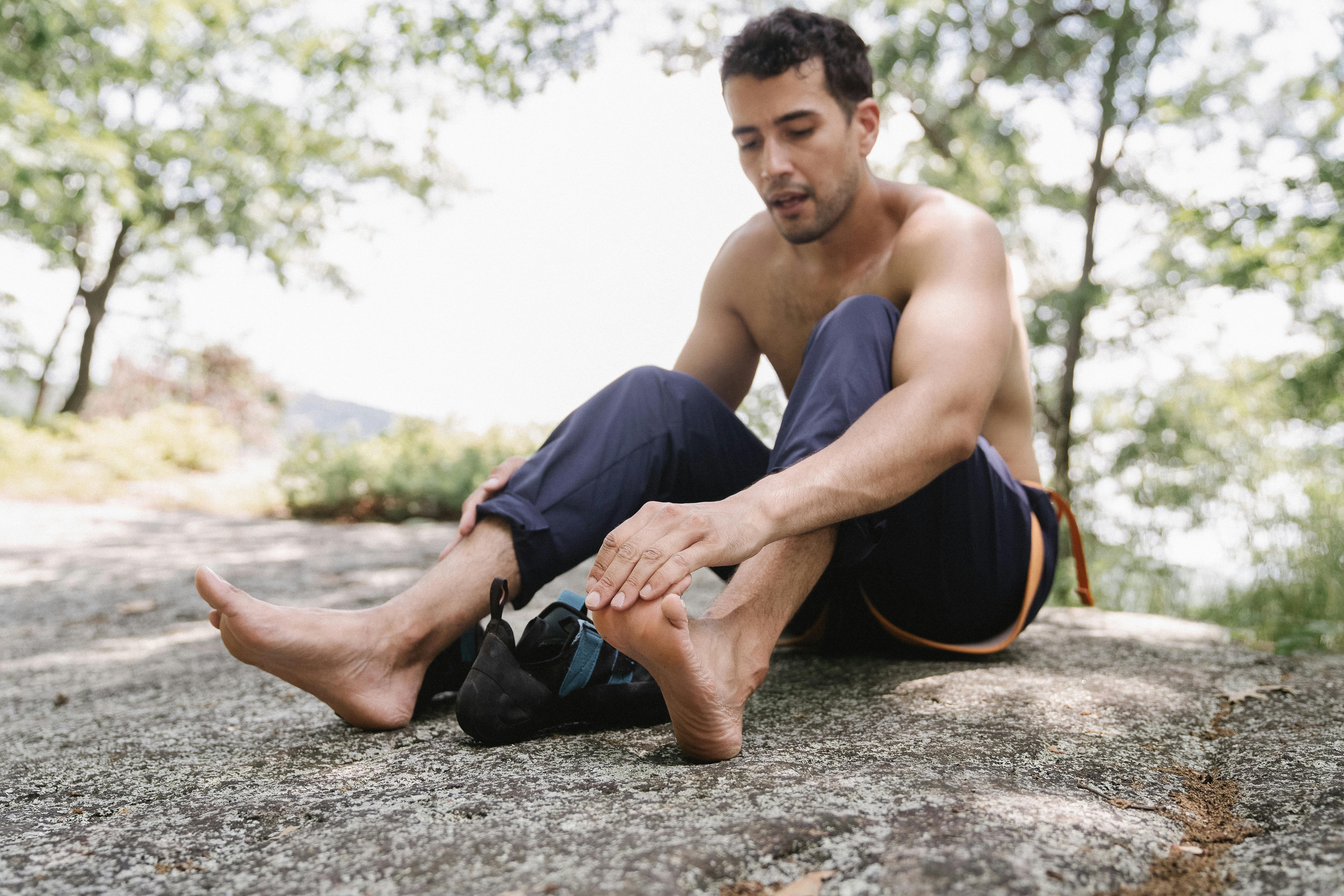 Injury prevention and recovery: When to use hot or cold compresses in an active lifestyle — Photo by Katya Wolf on Pexels