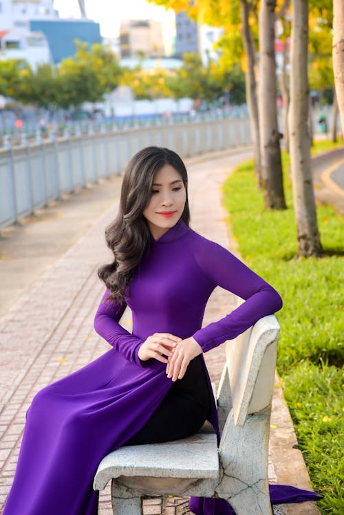 Gratis arkivbilde med ao dai, Asiatisk, betongbenk