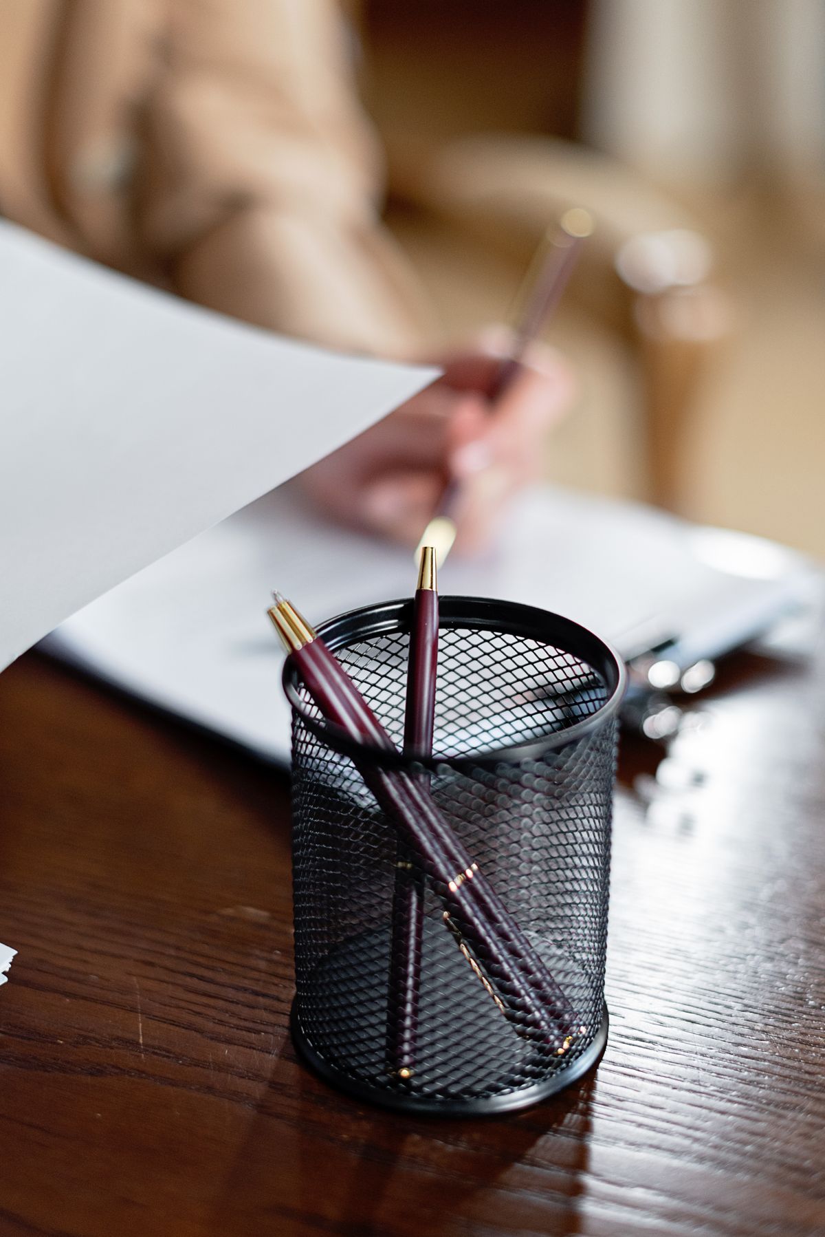Documents et stylos pour les informations légales