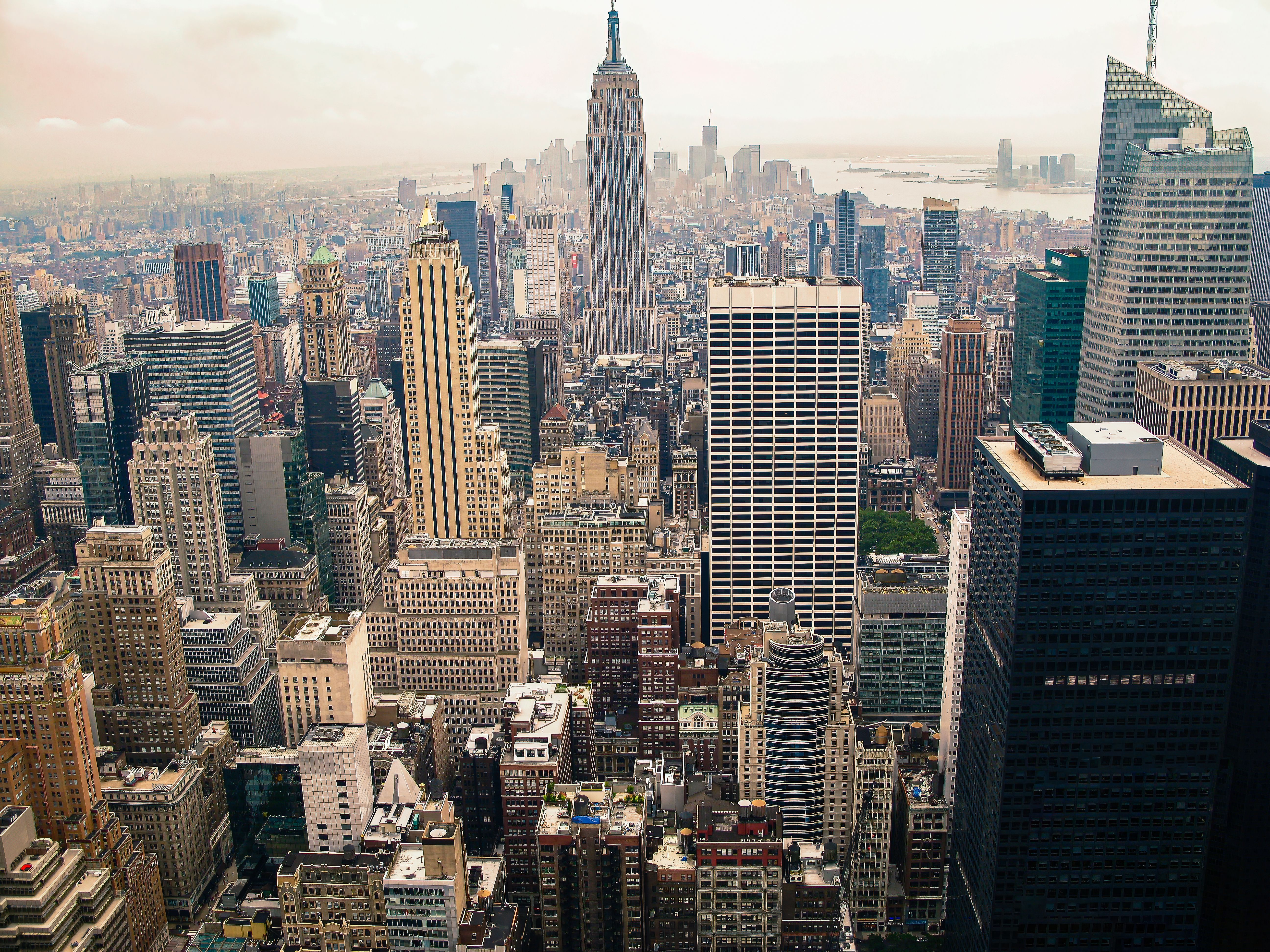 Why Full-Service Property Management is Essential for NYC Landlords — Photo by Georg Manfred Heinlein on Pexels