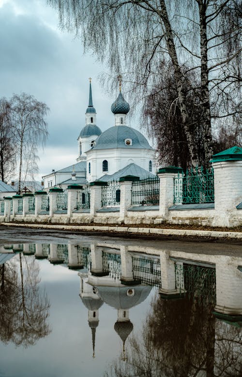 Immagine gratuita di chiesa, fiume, monumenti