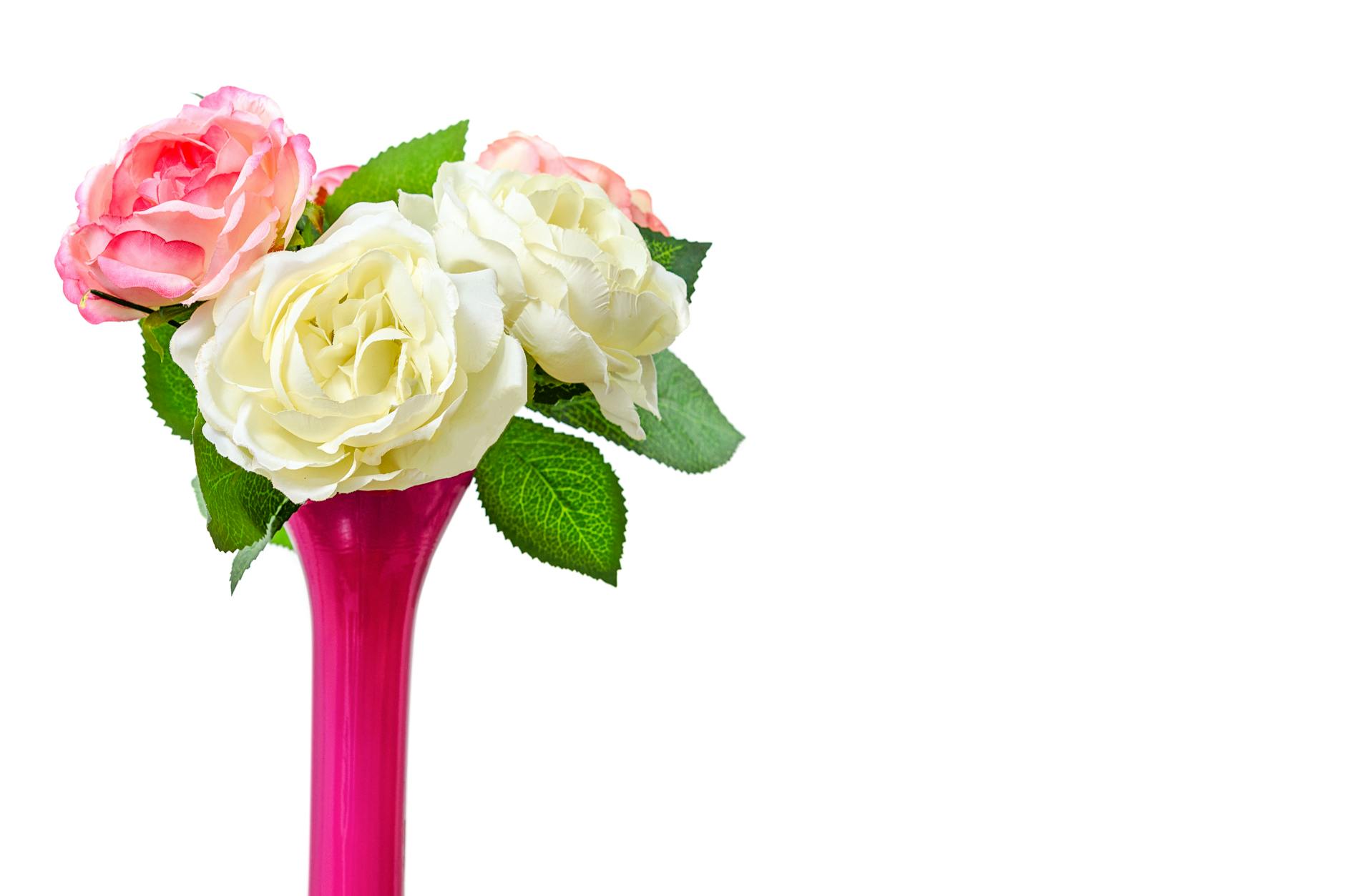 Букет роз в вазе на прозрачном фоне для фотошопа