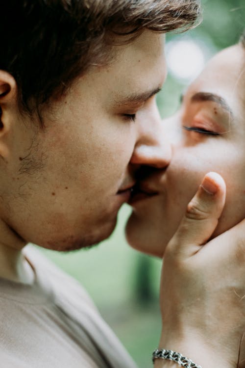 Fotos de stock gratuitas de amor, besando, de cerca