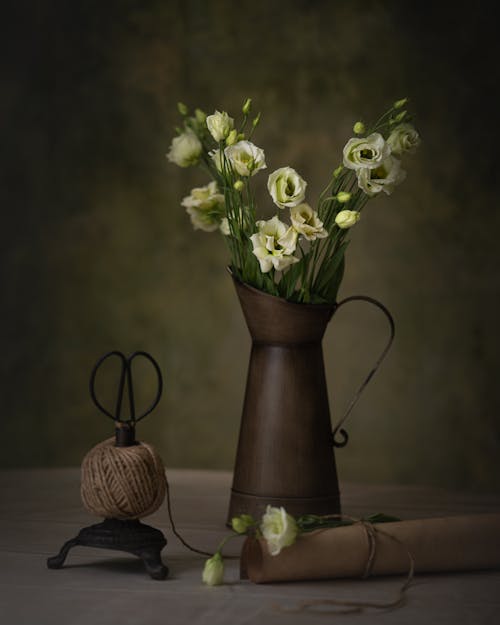 Foto profissional grátis de arranjo de flores, de flores, delicado