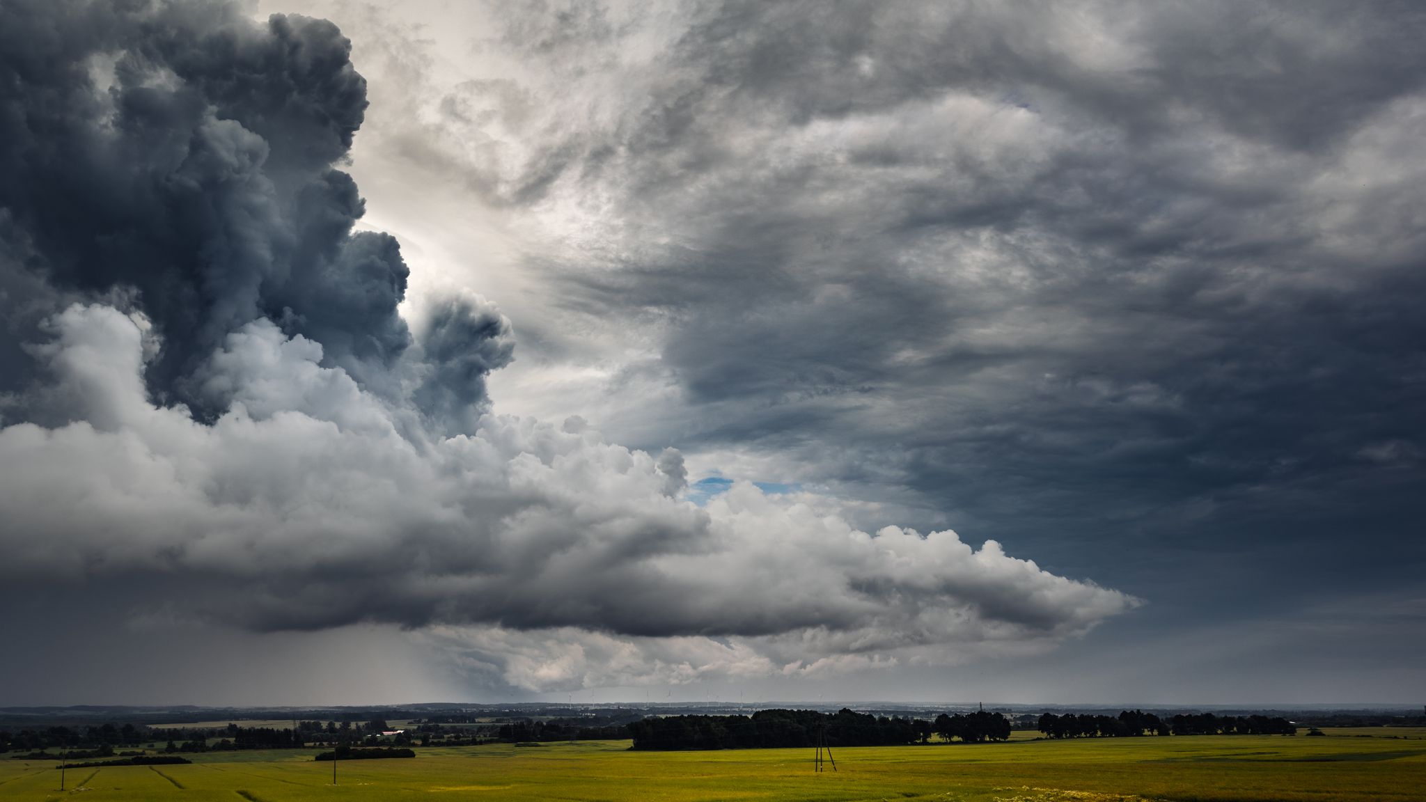Waarschuwing voor onweer, hagel en windvlagen in Gelderland