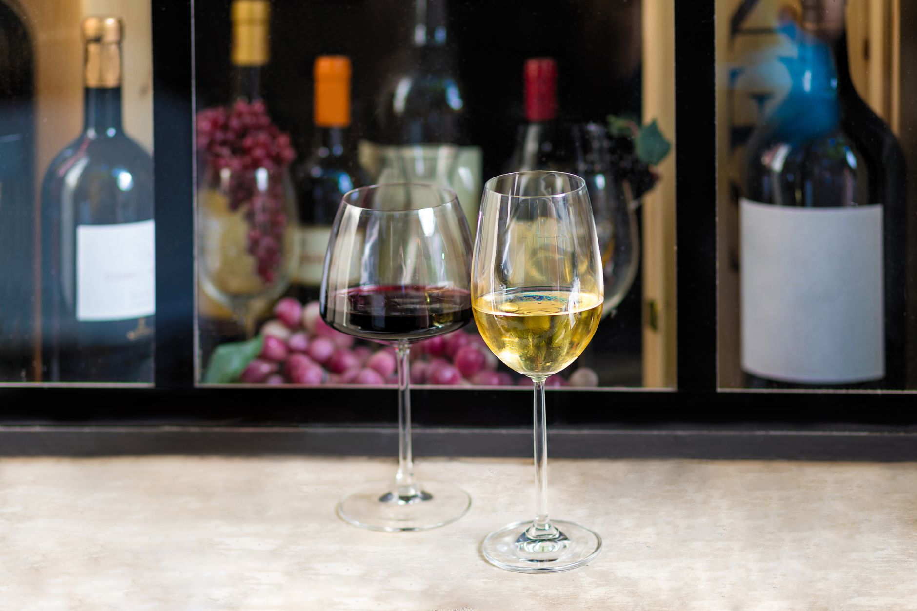 How to Choose Wine Glasses: Crystal, Shape and Size Guide (2026)