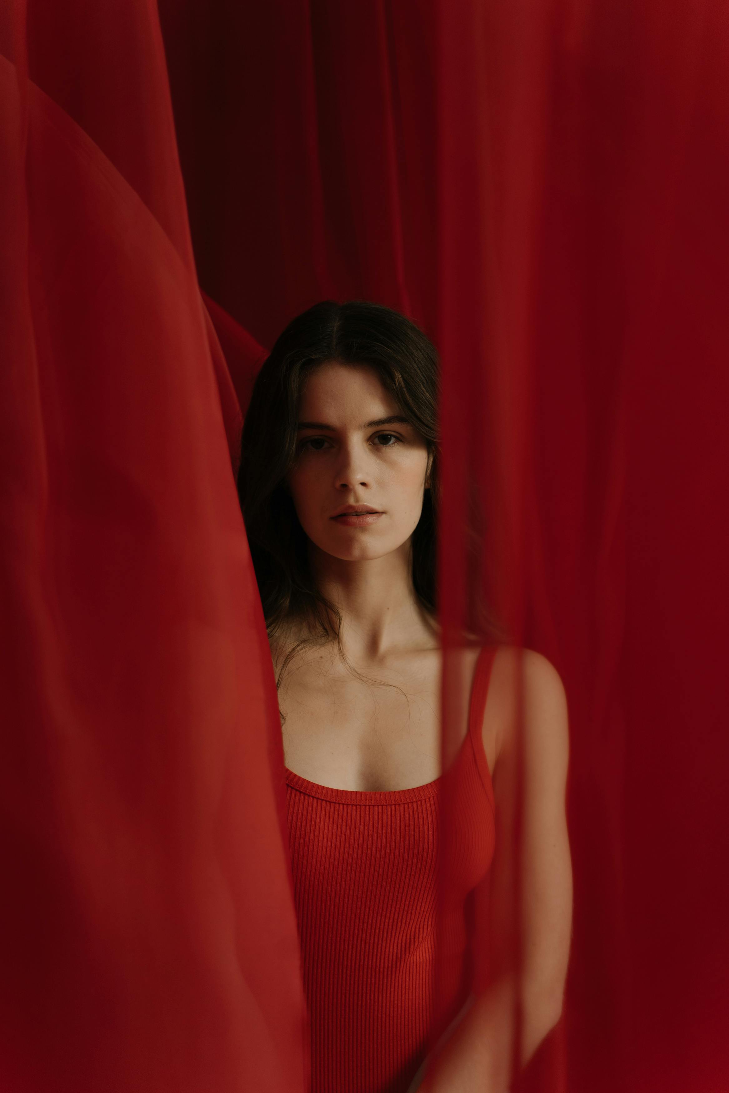 Dua Lipa's Schiaparelli Sheer Dress: A Masterclass in High-Fashion Glamour
