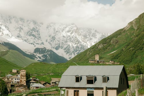 Бесплатное стоковое фото с горы, долина, дома