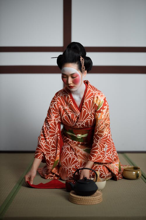 Free Kostenloses Stock Foto zu asiatische frau, geisha, japanisch Stock Photo