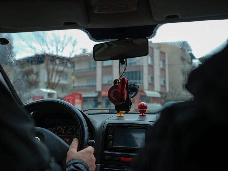 The Berlin Commuter’s Secret Weapon: How a €3 Car Air Freshener Saved My Family’s Mornings