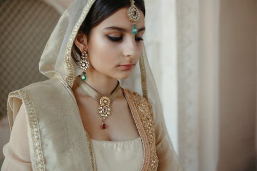 インド人女性, ウェディングドレス, ファッション写真の無料の写真素材