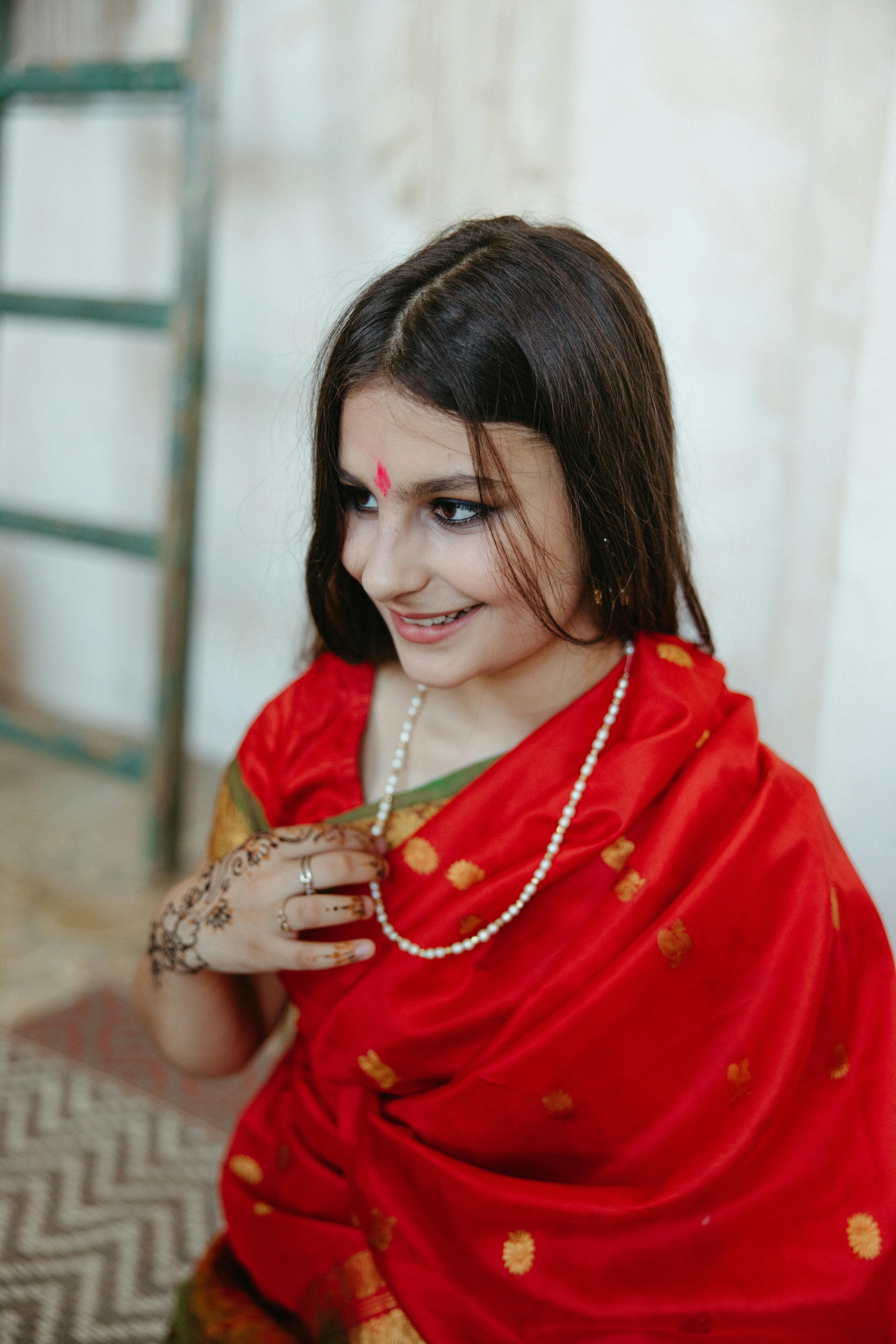 Buy Little Bansi Brown Girls Bengali Strip Print Thread Work Saree with  Stitched Blouse online