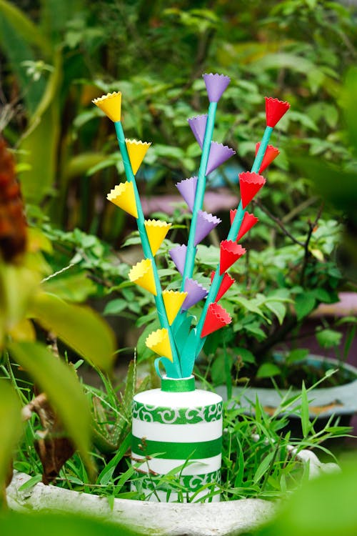 бесплатная Бесплатное стоковое фото с ваза, вертикальный выстрел, зеленые растения Стоковое фото