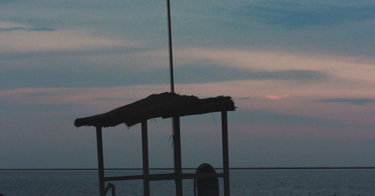Lifeguard Post Draw Lifeguard Post at the Beach · Free Stock Photo