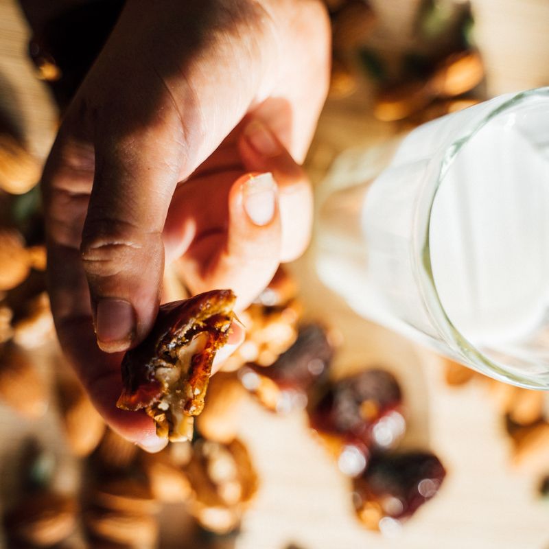 Date & Walnut Warm Milk