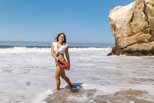 Foto d'estoc gratuïta de a l'aire lliure, bikini, divertint-se