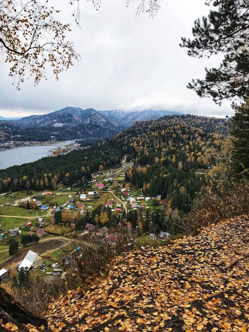 бесплатная Бесплатное стоковое фото с вид на горы, горная деревня, горный пик Стоковое фото