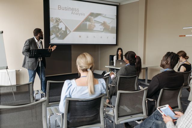 Séminaire d'entreprise à Bordeaux organisé par RELIEF en salle de conférence moderne