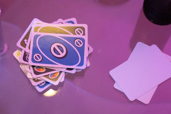 Portable Uno deck