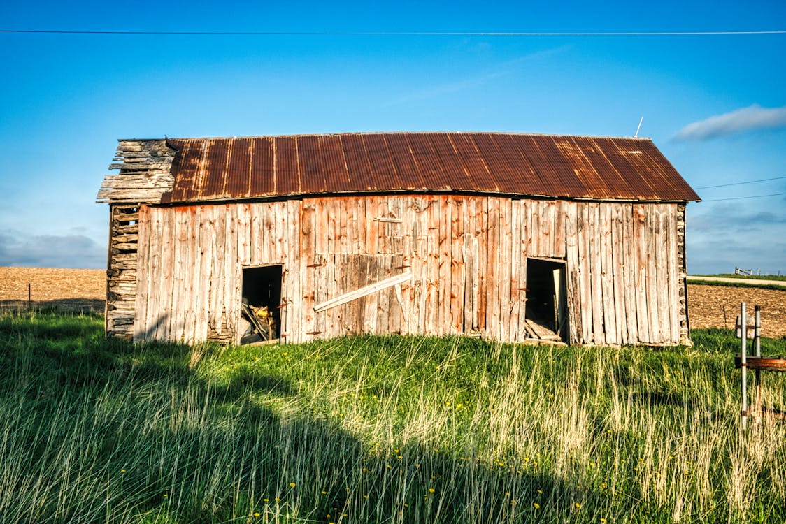Gratis stockfoto met achtergelaten, blauwe lucht, boerderij