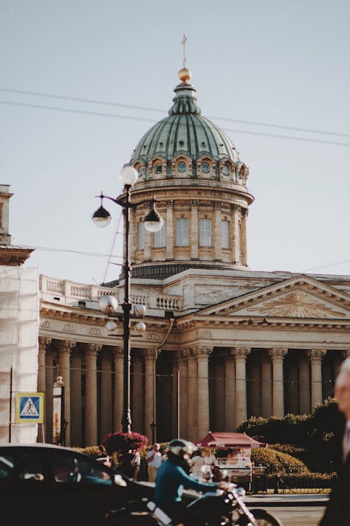 Fotobanka s bezplatnými fotkami na tému doprava, exteriér budovy, kazaňská katedrála