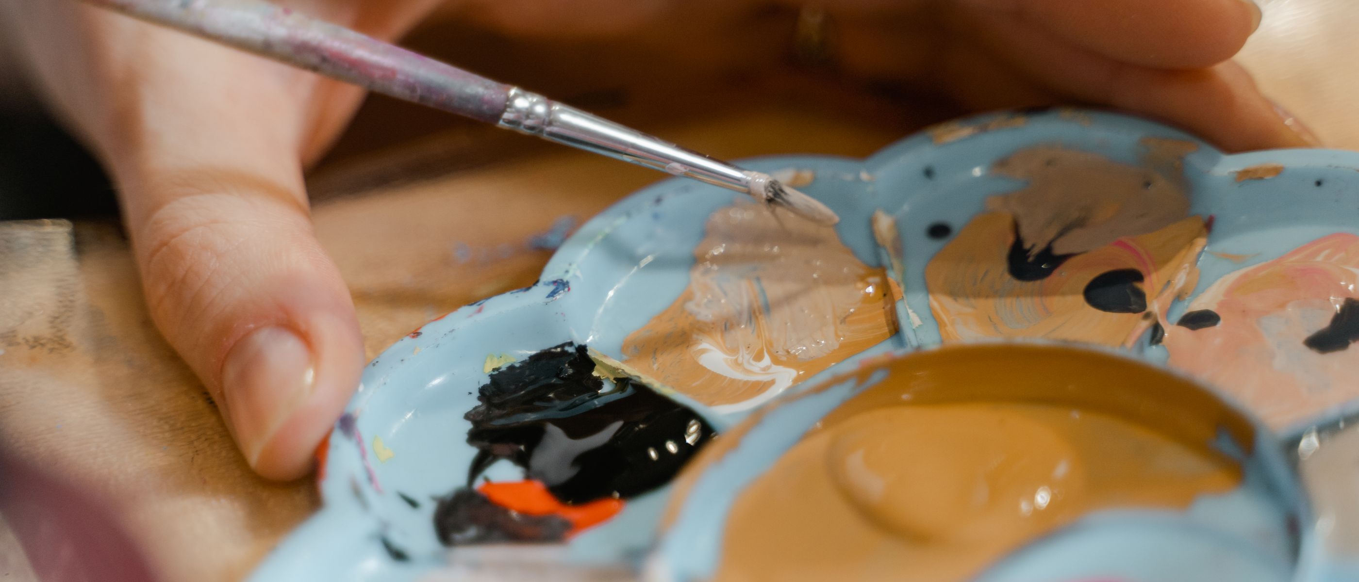 Painters and Decorators in Blackwall — quality trade paint going on in two coats