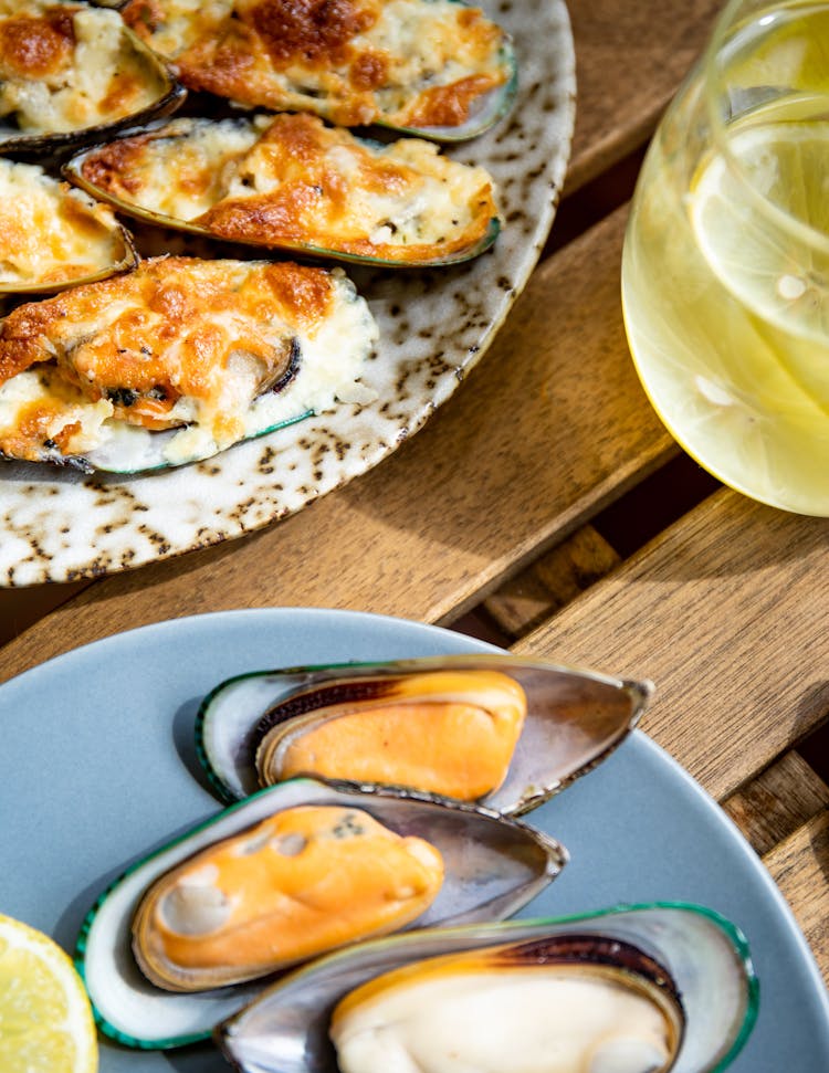 Baked Mussels With Butter And Cheese