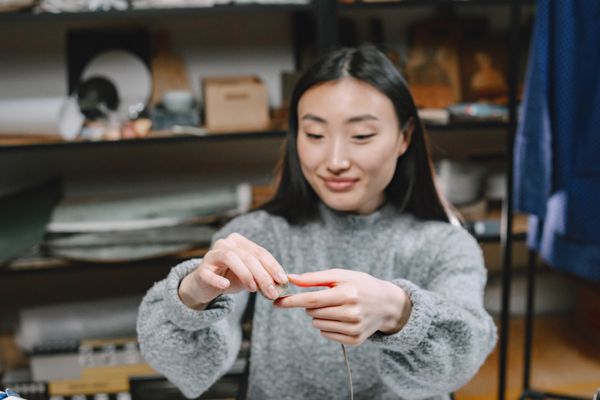 Maker at work in a craft studio, photo by Gustavo Fring on Pexels