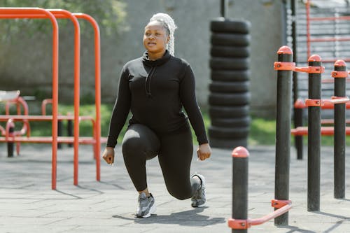 Gratis stockfoto met activewear, Afro-Amerikaanse vrouw, buiten oefening