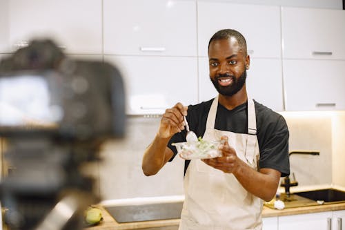 Foto profissional grátis de afro-americano, blogando, blogueiro